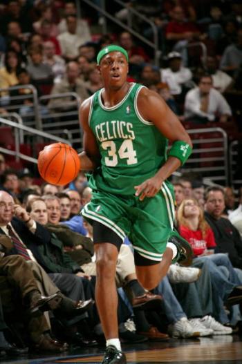 图片报：皇萨仁等豪门都在争夺16岁艾希霍恩，赫塔想和他续约