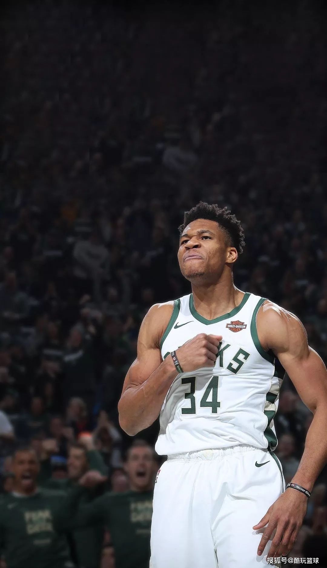 苦苦支撑！杜兰特三节16中11砍下30分 球队落后27分