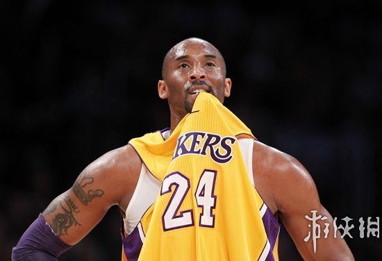 湖人大胜老鹰，东契奇创最快纪录，詹姆斯狂揽4项NBA历史第一，前无古人