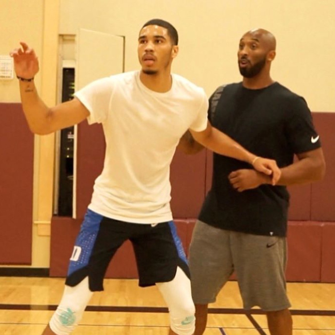 篮球NBA公布月最佳球员，榜单无悬念