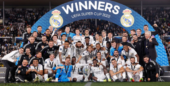 利物浦2-1十人里尔！7战全胜晋级+锁定欧冠前2 萨拉赫破门创纪录